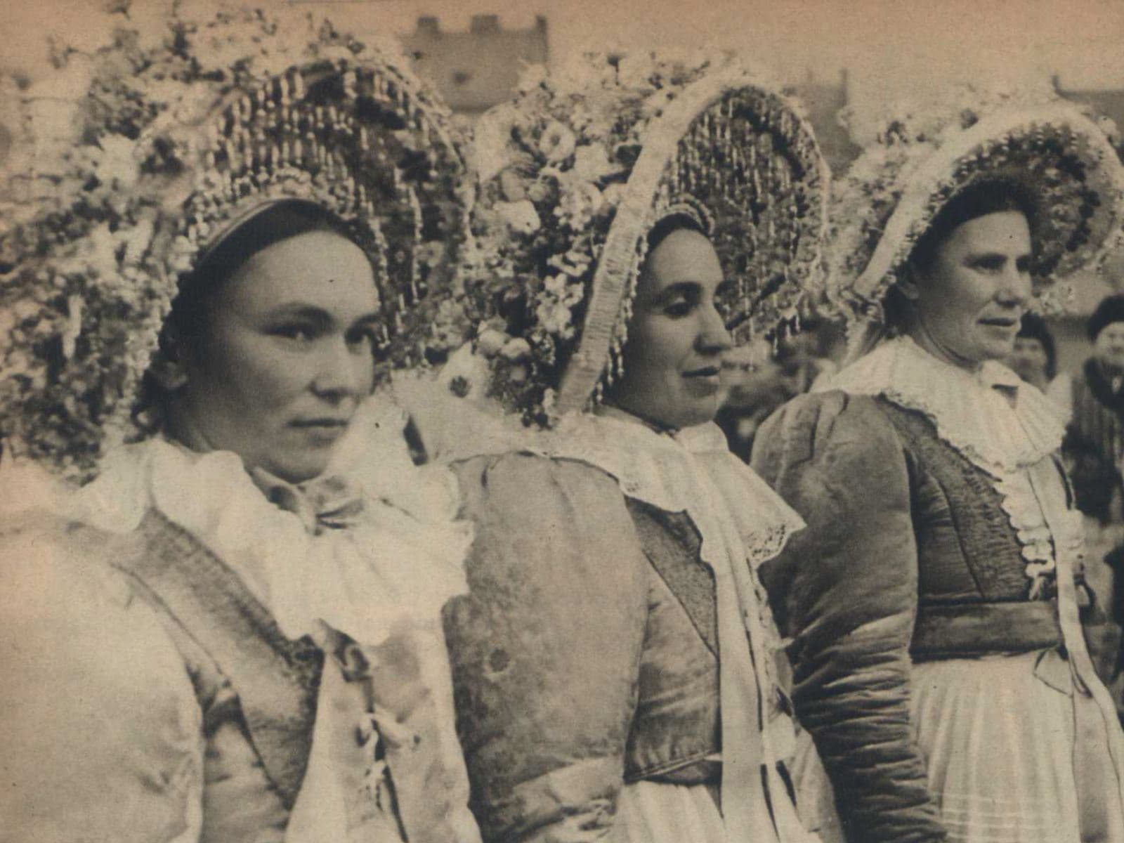 Folklórne kroje a divadelné kostýmy